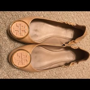Tory burch cream patent leather flats